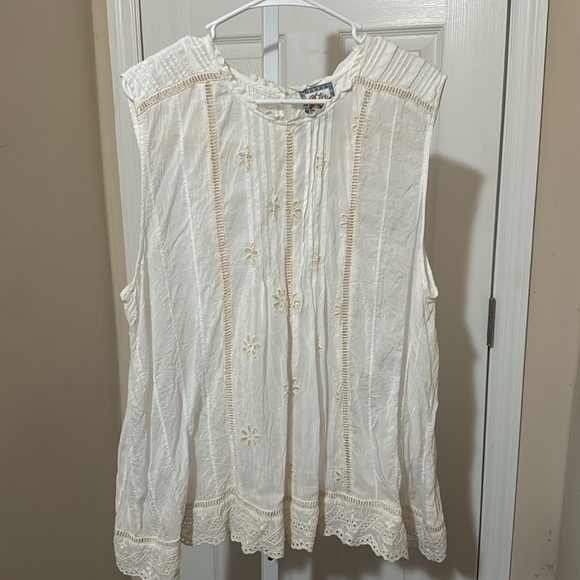 Johnny Was Nia sleeveless eyelet embroidered top - Picture 3 of 8